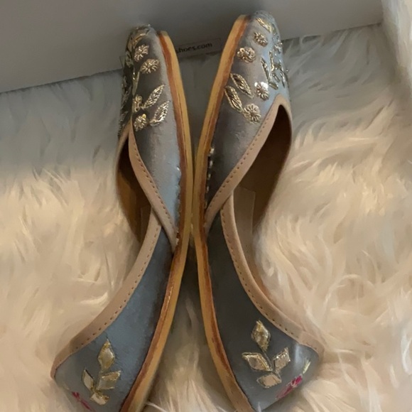 Fuchsia Gray Embroidered Women's Shoes - Picture 9 of 10